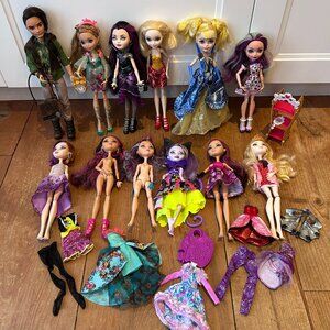Ever after high, Lot of 12, accessories, clothes, Madeline, Raven, Ashlynn...
